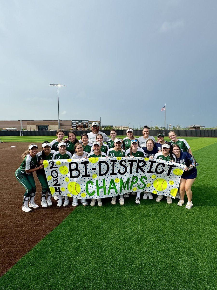 Reedy_Softball's tweet photo. Got the W!!!! On to round 2. The amount of fight these kiddos have is crazzzy! Come check us out in Round 2 of playoffs next week!  #lead #unfazed #bidistrictchamps 🔥🥎🦁🙌🏼 https://t.co/f36t1jTBGU