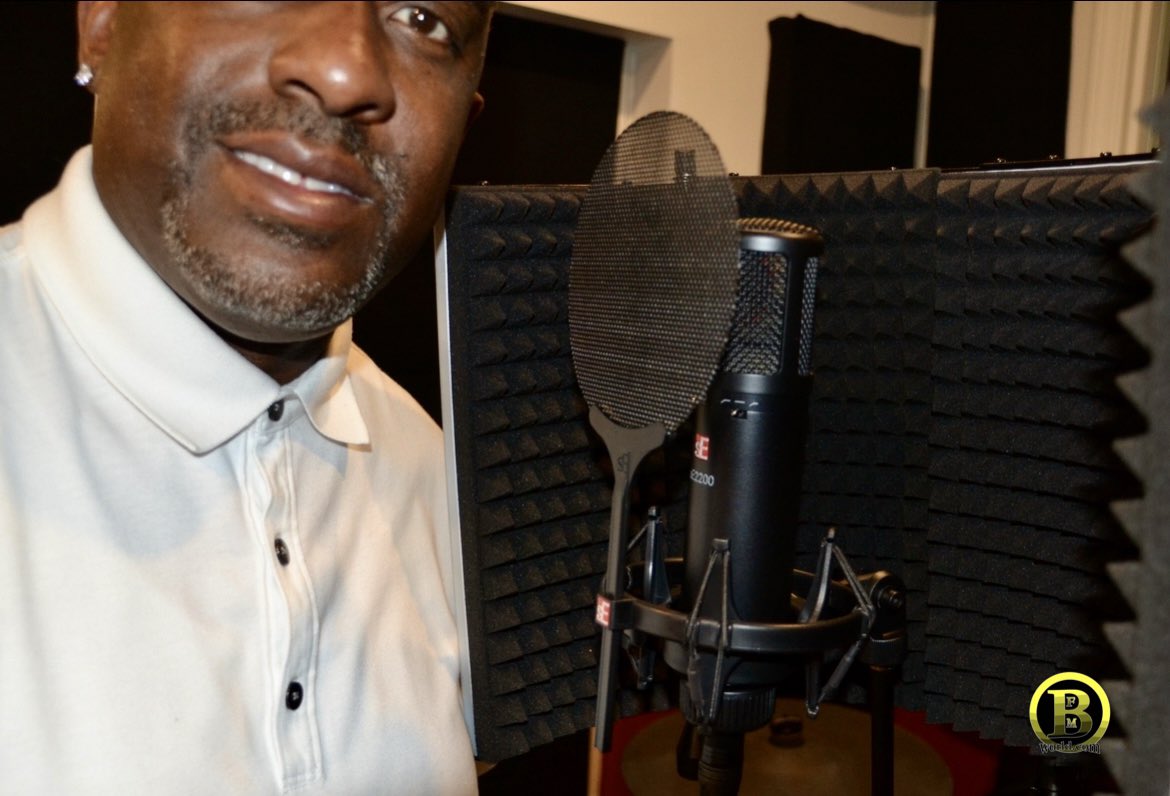 One of my favorite vocal mic’s…. @sE_Electronics #se2200microphone #bfmalbum #bfmworld #bfmworldinc