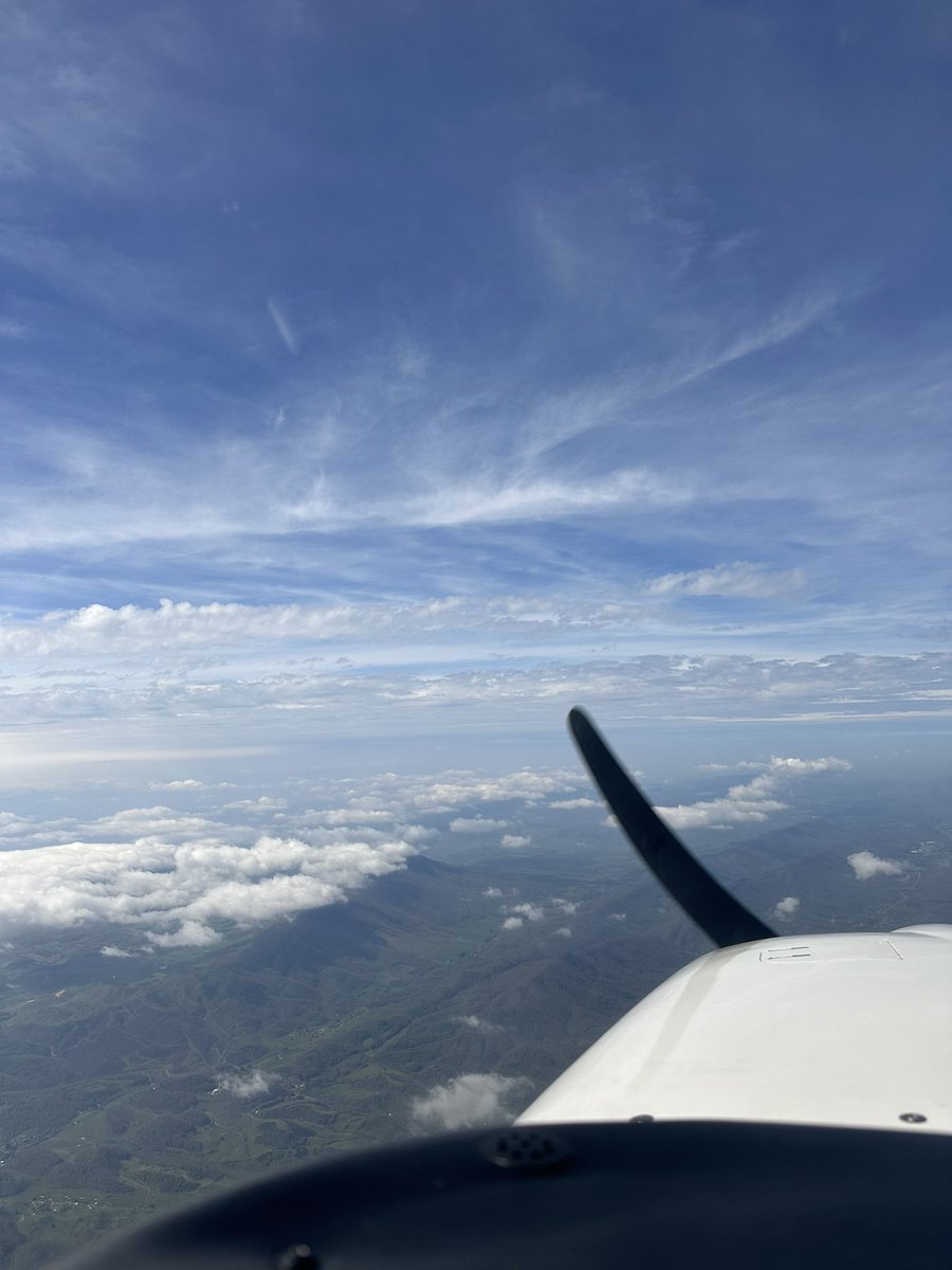 PilotFun101's tweet image. Orange County Airport (KMGJ) to Gatlinburg &amp;amp; Pigeon Forge, Tennessee in 3.4hrs. IFR flight turnes into IMC with a RNAV approach. #TheBigO seems to amaze me everytime. I love this bird! #PilotFun101 #AviationIsAwesome #Mooney #LiveYourDream
