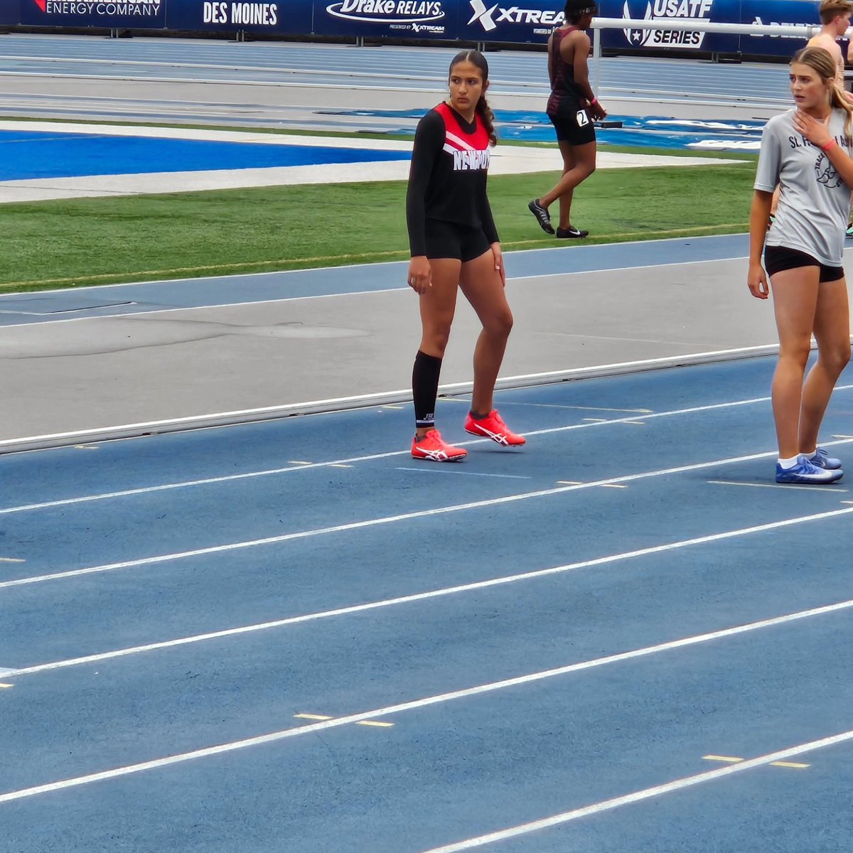 NewtonTrack's tweet photo. Congratulations to the 8th grade 4x100 team on their outstanding performance at the Drake Relays tonight. 54.55 only .18 seconds off of the school record. Best Drake Relays time in school history. https://t.co/LjPxYfDghx