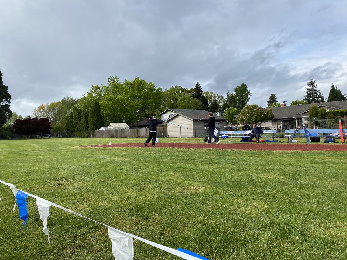 📍 Hare Field

It's the 55th annual Elden Kellar Invite in Hillsboro! Always fun coming to this meet with so much tradition and great competition.