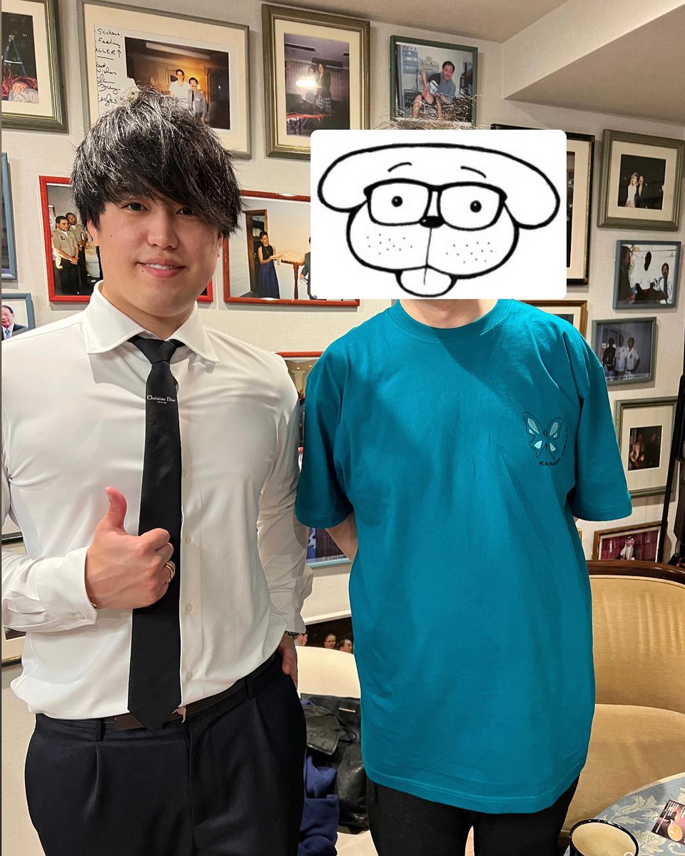 Today, April 27, is Yoshihiro Togashi's 58th birthday! Happy Birthday, Togashi-sensei 🥳🎂 A photo taken over a year ago with a great chiropractor, Mr. Yuki Kawashima. Working hard to write new HxH chapters💪🐶