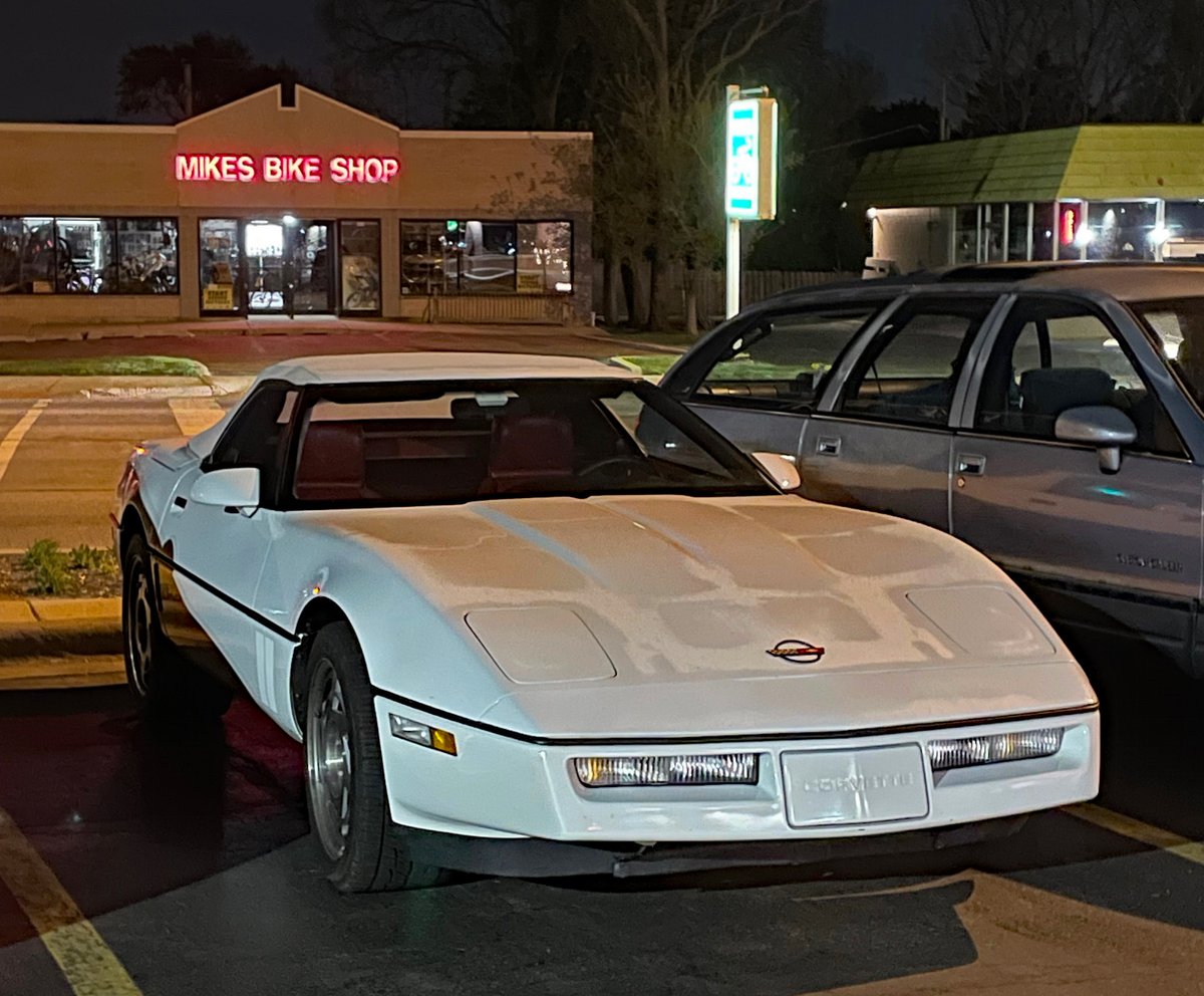 C4. #CarSpotter (Note: I like the later C4s much better.) #Corvette