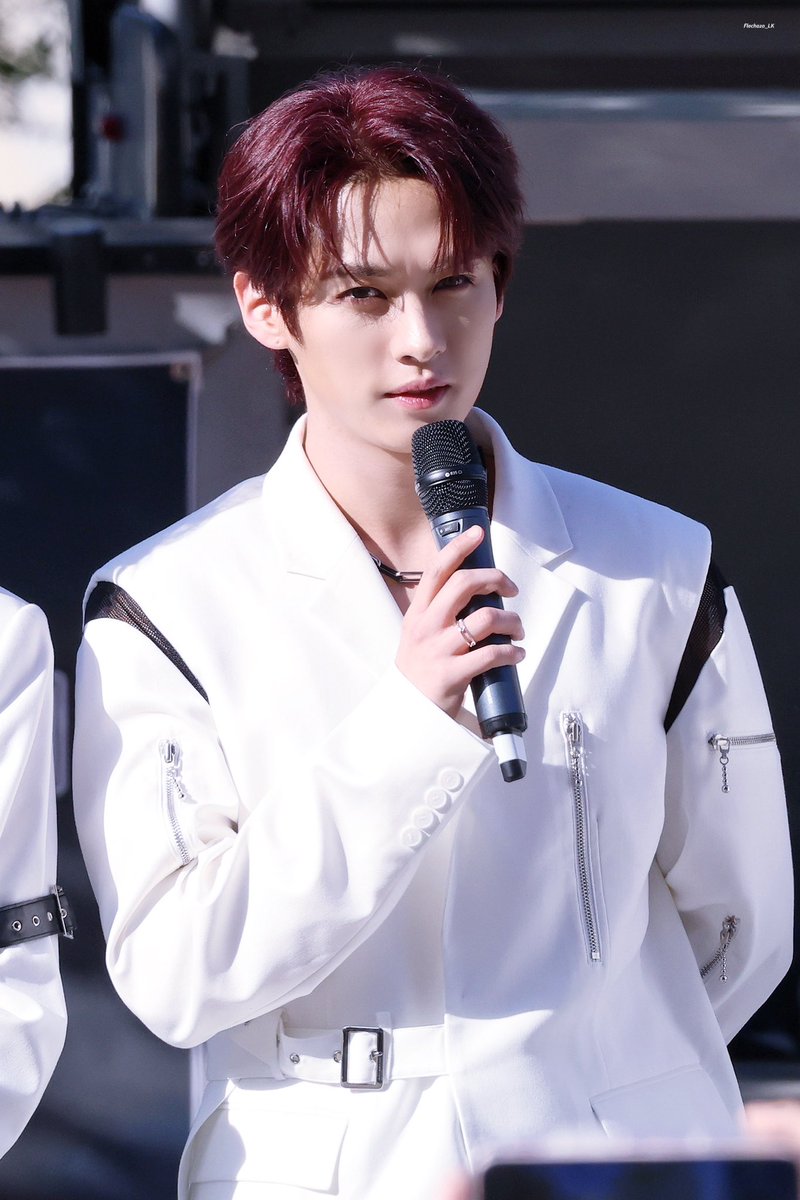 230603 음악중심 미니팬미팅
#Straykids #스트레이키즈  
#Leeknow #리노