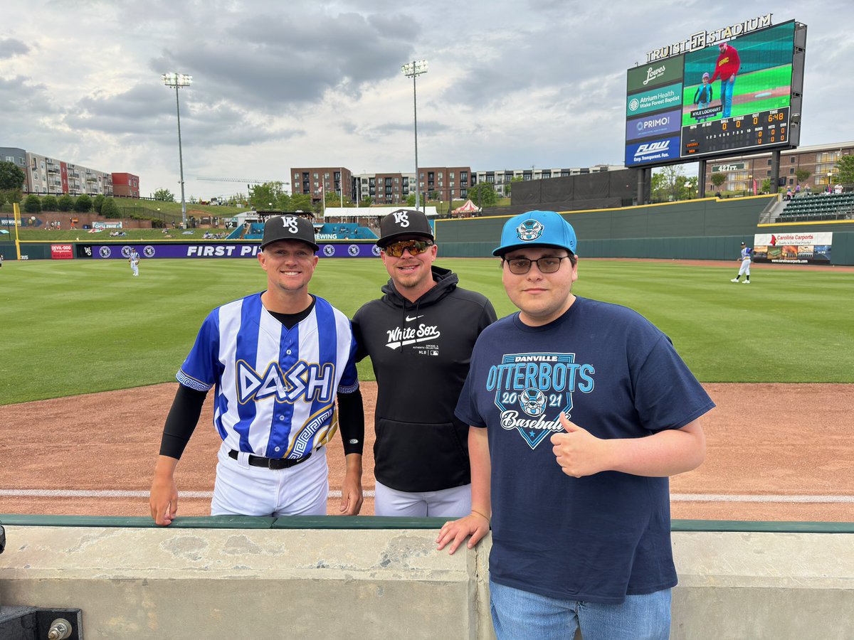 The Otterbots family is forever! The best team photographer in the business (@cendejas_brian) is down in Winston Salem supporting Everhett Hazelwood (2021) and Riley Gowens (2021), two of our #ProBots. BOTS TO THE BIGS!