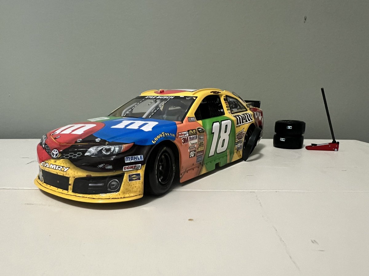 Kyle Busch 2013 M&M’s
@WGI Race Win Diecast
This is the Platinum Series,imo Platinum Series was better than the Elite,Just as much detail for less money!This was Kyle’s 27th Sprint Cup Series Win 🔥🏁🏆
525 made  @Lionel_Racing 
#RowdyNation #Nascar
