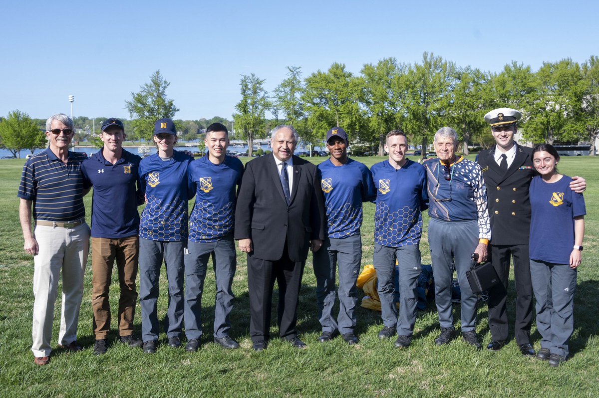 A great visit to @NavalAcademy today to see our amazing U.S. Naval Academy Brigade’s Formal Parade. Naval Academy parades display the Brigade of Midshipmen’s dedication to discipline, professionalism, & teamwork vital to their future as officers serving in the @USNavy and @USMC.