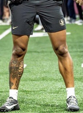 #bills #KeonColeman thigh game only second to #joshallen   Look at these pipes. 🦵🏼🦵🏼#thighradar #BillsMafia