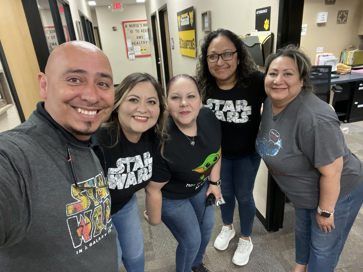 Wishing a PAWsome Birthday to our awesome AP Mr. Galindo!! Hope you enjoyed your day! From your fav office staff! 🤩🥳🎉 @iGalindo_AMS @HAntwine_MS @MChavez_AMS @JEspinoza_AMS @RThomas_AMS @IGRANADOS_AMS @miriampg28