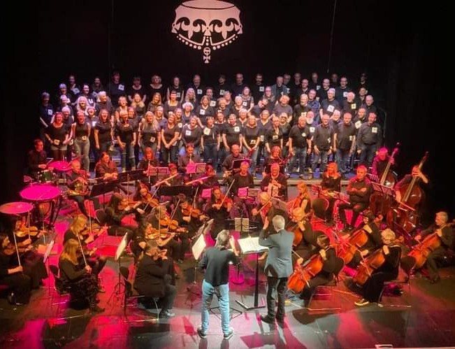 An amazing night of the ridiculous concept of what if we got West Yorkshire Symphony Orchestra to play with @Commonerschoir doing covers of songs by early New York punk band The Ramones. It worked out brilliantly.