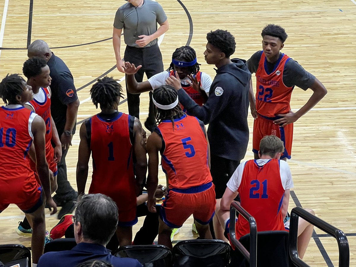 ESPN 100’s No. 6 overall prospect @brysontiller_11 serving as player-coach for Atlanta Xpress on opening weekend of the @UANextBHoops! Tiller tells ESPN he’s nursing minor injuries and will be back next session. #UANEXT