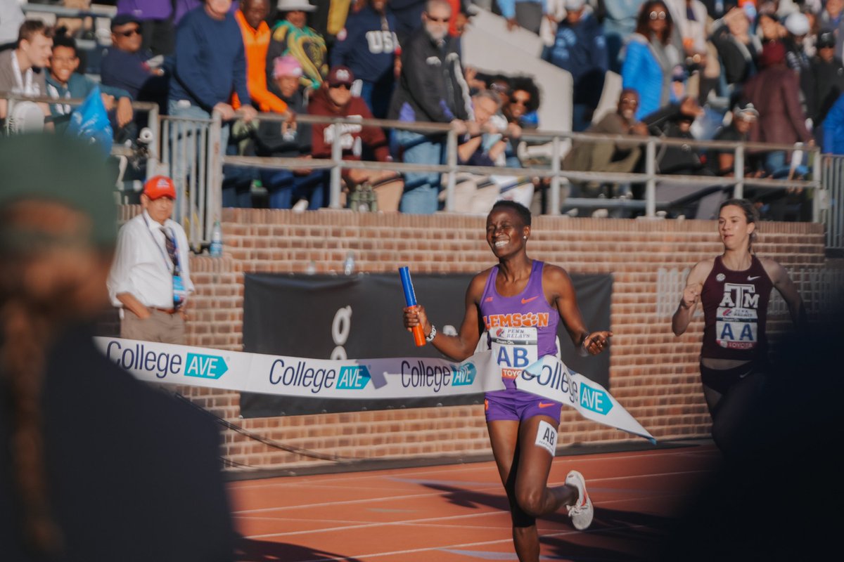 THE WOMEN’S SMR CHAMPIONS 🤩

This wheel is coming back to Clemson as the Tigers secure first-place with an incredible time of 3:41.41! 

The time is sixth fastest in collegiate history and Clemson becomes the fourth fastest school in event history 🏆