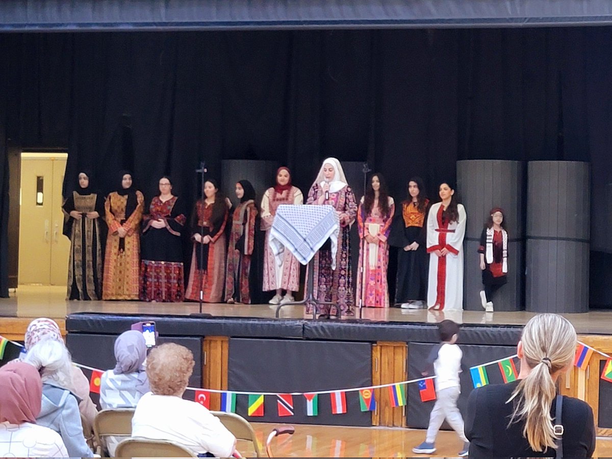 What an impressive evening learning and appreciating more about the cultural heritage in our community at the Mehlville-Oakville
International Festival. #msdr9 <a href="/MehlvilleSD/">Mehlville School District</a>