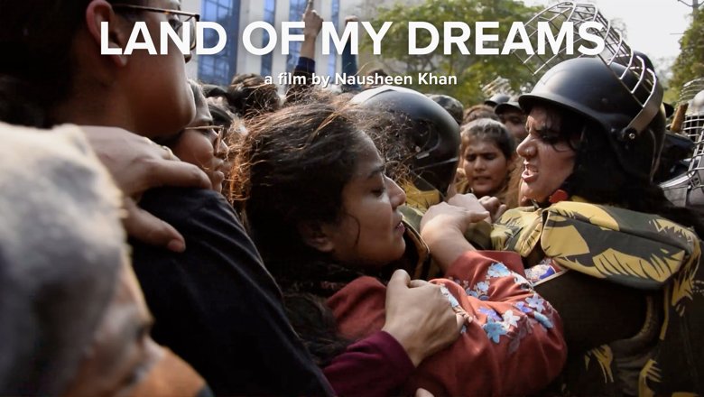 gursimrandatla's tweet image. Nausheen Khan, in her first feature documentary &apos;Land of My Dreams&apos; explores her religious identity on the backdrop of Delhi&apos;s Shaheen Bagh protests against the &apos;Citizen Amendment Act&apos;. A daring documentation of a movement that shook the entire subcontinent. @HotDocs #HotDocs2024
