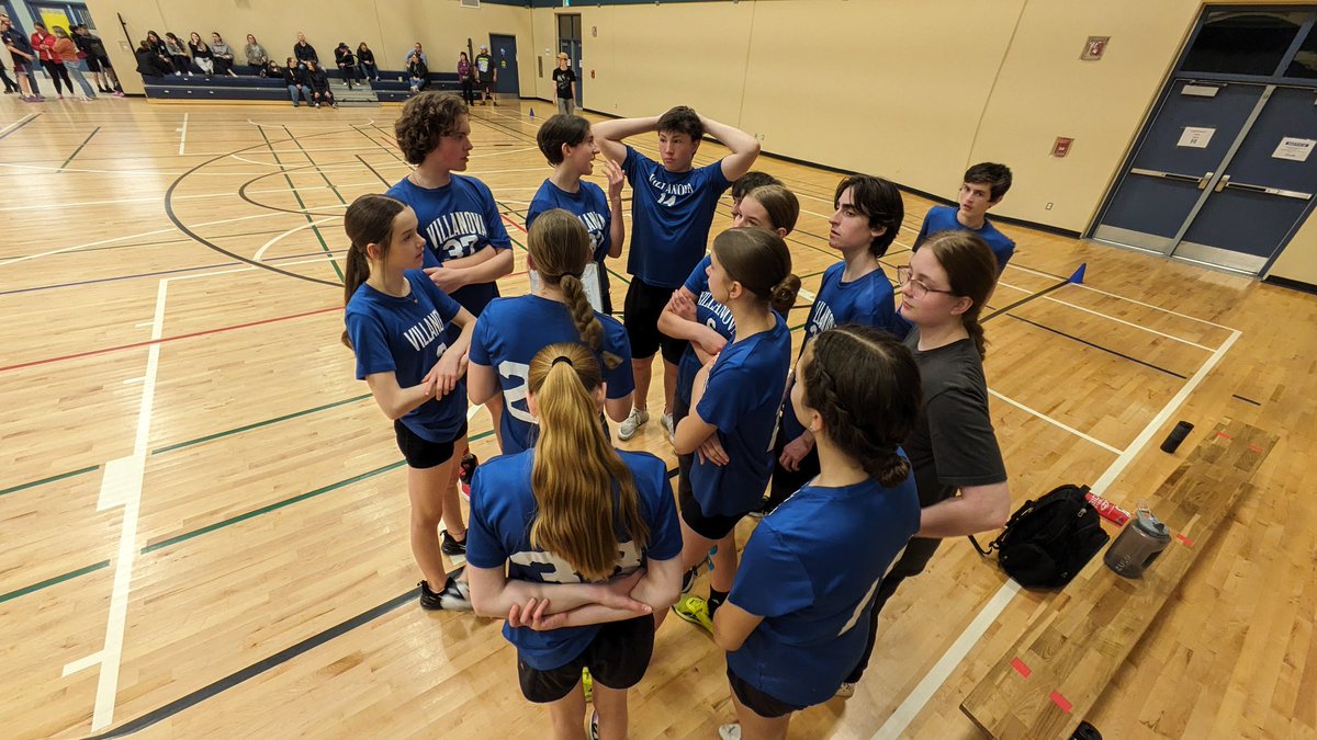 Super proud of our Vipers tonight! The grade 7 team won their first two games and the grade 8/9 team tied their first and won their second. Looking forward to semis tomorrow 🥏💪 @VillanovaSchool @MWalshNL