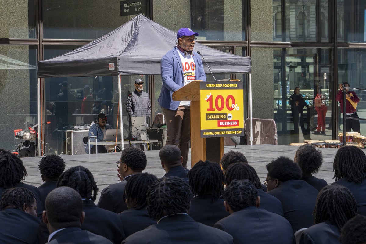 UrbanPrep's tweet image. 🎓✨ Celebrating Signing Day 2024 with Urban Prep! 🎓✨

 With 100% college admission &amp;amp; $10M+ in scholarships, our students defy stereotypes.

At Urban Prep, #WeBelieve in their limitless potential. 🌟

Swipe to witness the excitement!

#SigningDay2024 #UrbanPrep