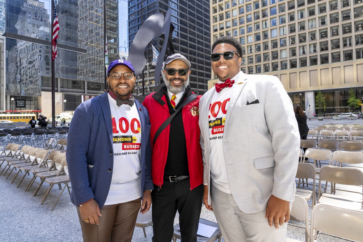 UrbanPrep's tweet image. 🎓✨ Celebrating Signing Day 2024 with Urban Prep! 🎓✨

 With 100% college admission &amp;amp; $10M+ in scholarships, our students defy stereotypes.

At Urban Prep, #WeBelieve in their limitless potential. 🌟

Swipe to witness the excitement!

#SigningDay2024 #UrbanPrep