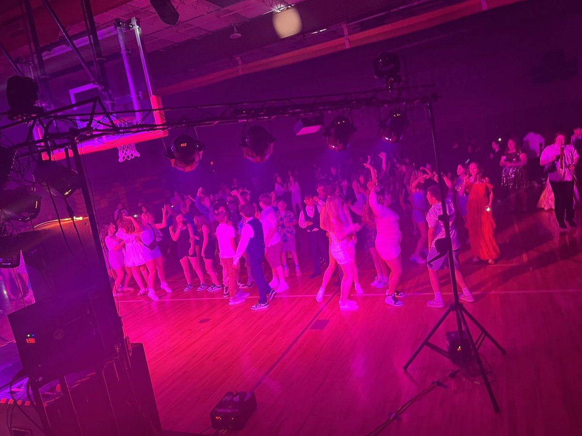 The Spring Fling was a success last weekend! We couldn’t have done it without our fabulous staff volunteers and Mr. Cerny and Mr. Krsul for the amazing sound system with light show! @WMSowls #WindsorWay #SpringFling
