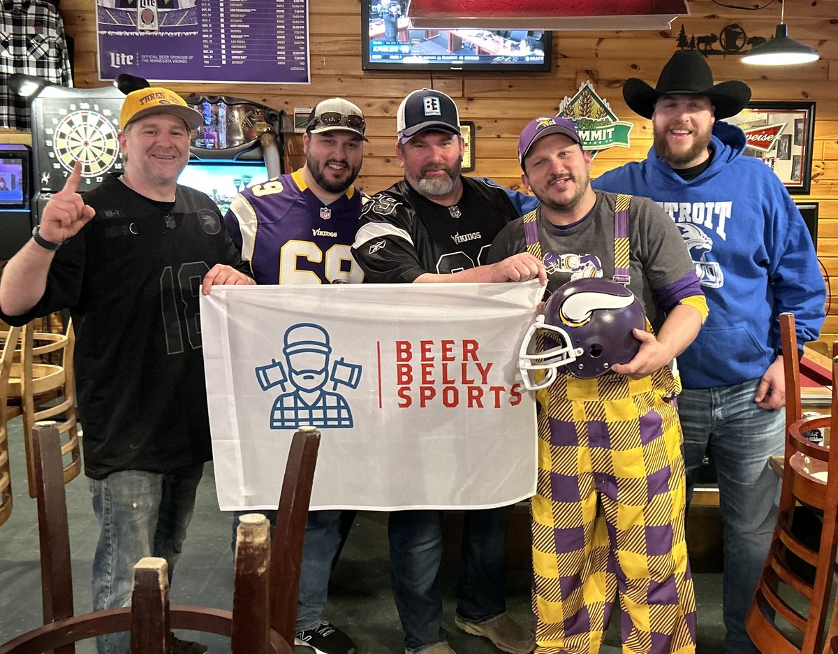 What a blast at the Knob & Kettle Restaurant and Lounge for our draft show last night. #NFLDraft #SKOL