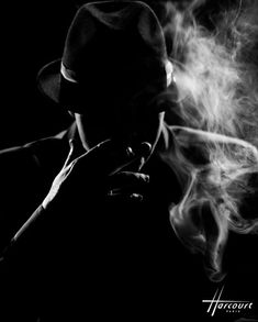 Asûde bir bahardır ömür;
Gün gelir gazel olur...
Aldanma dünyanın gamına neşesine gün gelir hepsi yalan olur. . . .