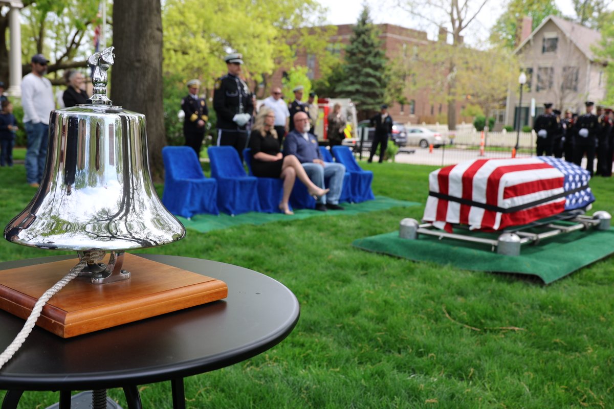 IFD_NEWS's tweet photo. Honor Guards from 11 IN Fire Depts, culminated their week of training w/ a mock funeral, held @TradersPointCC &amp; @PresBenHarrison  The FF students took part in a week long Honor Guard School, sponsored by #PFFUI &amp; hosted by #IFD The class was conducted by Instructors from DFL HG https://t.co/QxD4vDxrpu