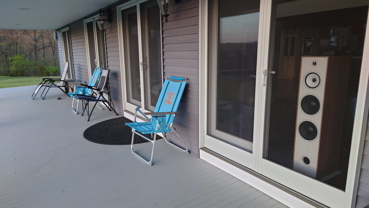 Zeospantera's tweet image. And were setup. And I&apos;m that neighbor. #fosiaudio #trianglespeakers