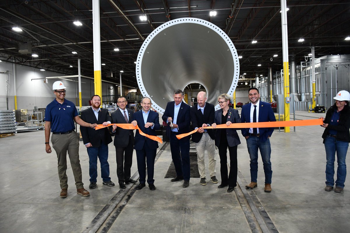 Last August, we welcomed @POTUS to Belén to celebrate Arcosa's new wind tower production facility, which is creating 250 jobs in the region. Today, @SecGranholm & I are seeing the first wind towers roll off the line -- proof of an American clean energy manufacturing renaissance.