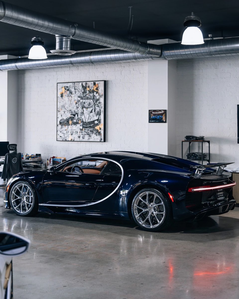 duPontREGISTRY's tweet photo. 2018 Bugatti Chiron presented in a stunning combination of Atlantic Blue Metallic over a Gaucho / Deep Blue interior

Built as the final vehicle before Mate Rimac took the reins of Bugatti, the Chiron was built to be the epitome of high performance! https://t.co/qdAo8d0bFA