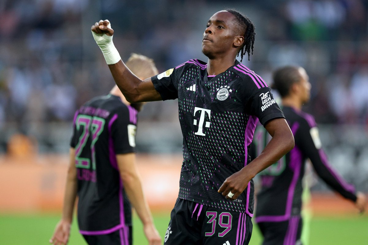 tm13istderBeste's tweet image. Alles Gute zum Geburtstag, MathysTel🇫🇷!🎉
Als einer der Eckpfeiler der Zukunft des FCBayernMünchen🔴⚪ wünschen wir dir alles Gute für die Zukunft.
Mach weiter so!
Wir drücken dir die Daumen!
FC Bayern München🔴⚪Nr.39★Mathys Tel🇫🇷😊🎉

#FCBayern #MiasanMia #Mathys🇫🇷