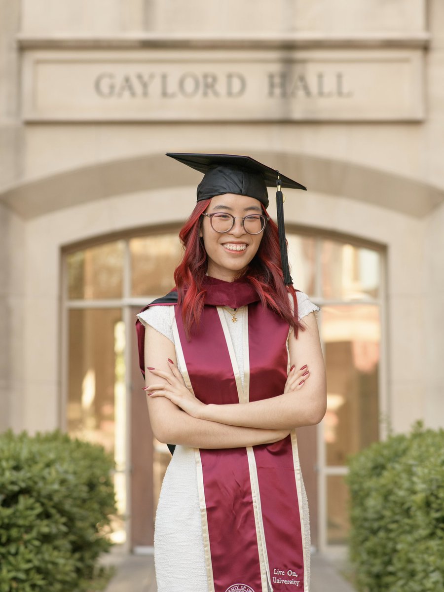 amandasiewyk's tweet photo. Canβt believe thereβs only 2 weeks until graduation! Oh, how has time flown. π₯Ήβ€οΈ #ougrad #classof2024 @GaylordCollege
first day last day π https://t.co/CPqMDePs9R