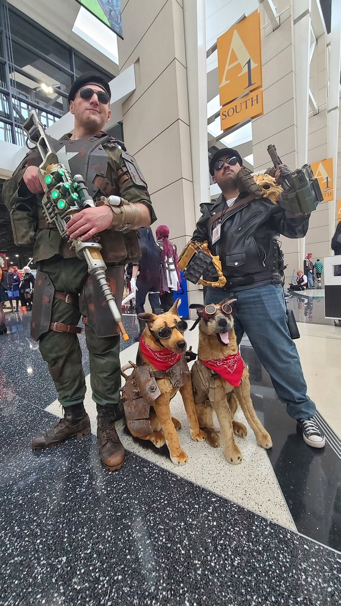 I can't believe someone else brought a plush Dogmeat. I was stoked.