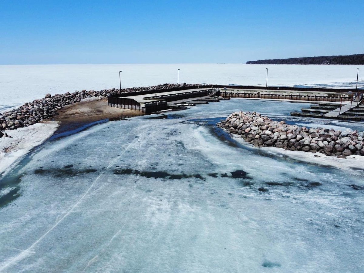 Spring at Balsam Bay 
 
#LakeWinnipeg #exploremb #travelmanitoba #exploremanitoba #travelmb #beachesof59 #manitobatourism #explore204