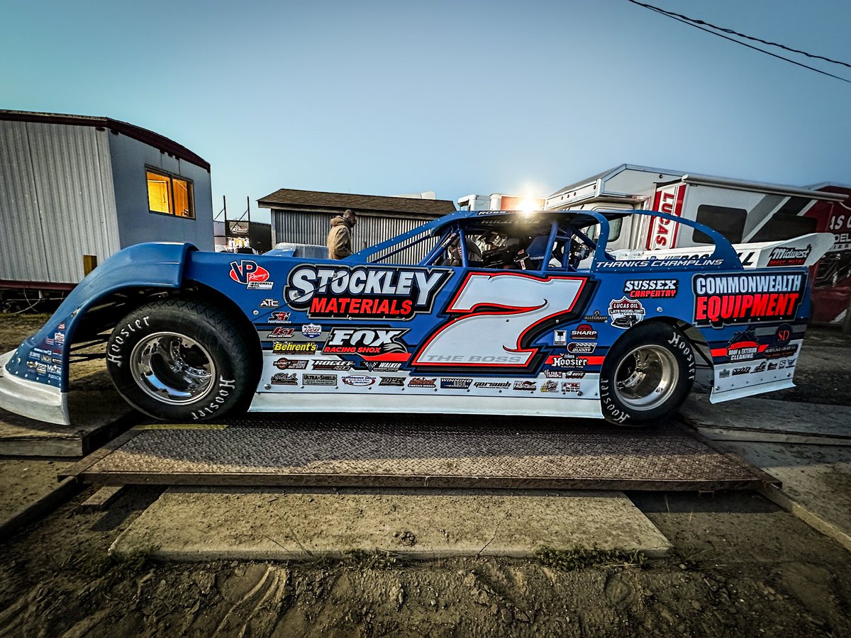 🏁Ross takes the Heat Race win and will start P4 for tonight’s 49 Lap Melvin L. Joseph Memorial @lucasdirt A-Main at @thegtownspdwy.