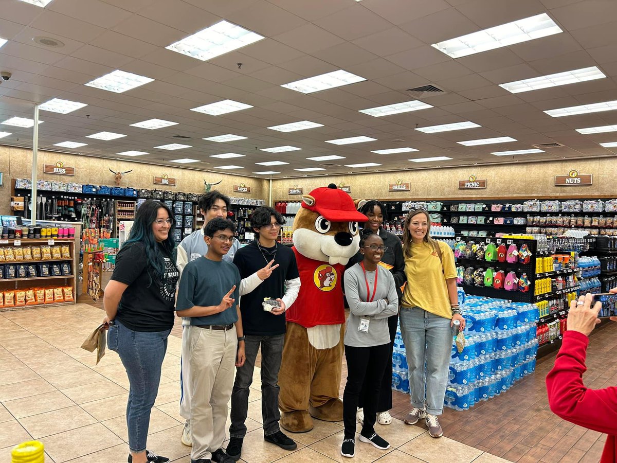 “State VASE kids making the obligatory stop at Buccee’s! Foster Art, Fulshear Art, and Randle Art!” #WeAreFu1shear #ChargedUpArtists @FulshearHS_art @Fulshear_HS 📸✏️: @LamarConsPVA