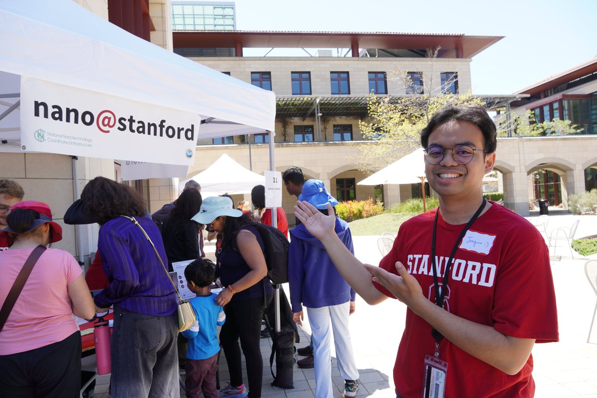 nanostanford's tweet photo. Last weekend, @Stanford hosted a community #STEMfest featuring 20+ interactive stations, tours, and demos. Nano@stanford had the pleasure of hosting a booth with various activities, even giving visitors a chance to explore the micro- and nano- world using our tabletop SEM! https://t.co/YTGt0qqAtQ
