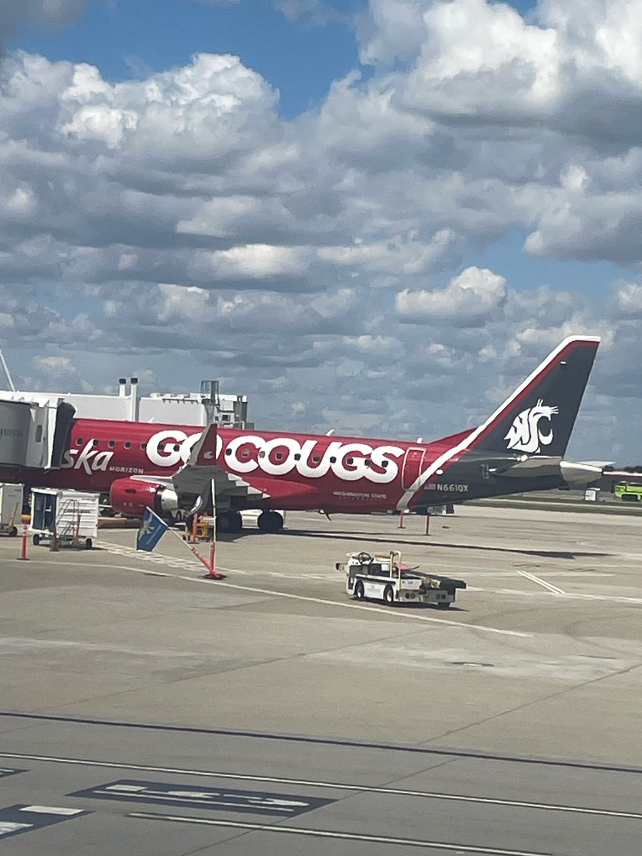 Spotted at @FlySMF #GoCougs
