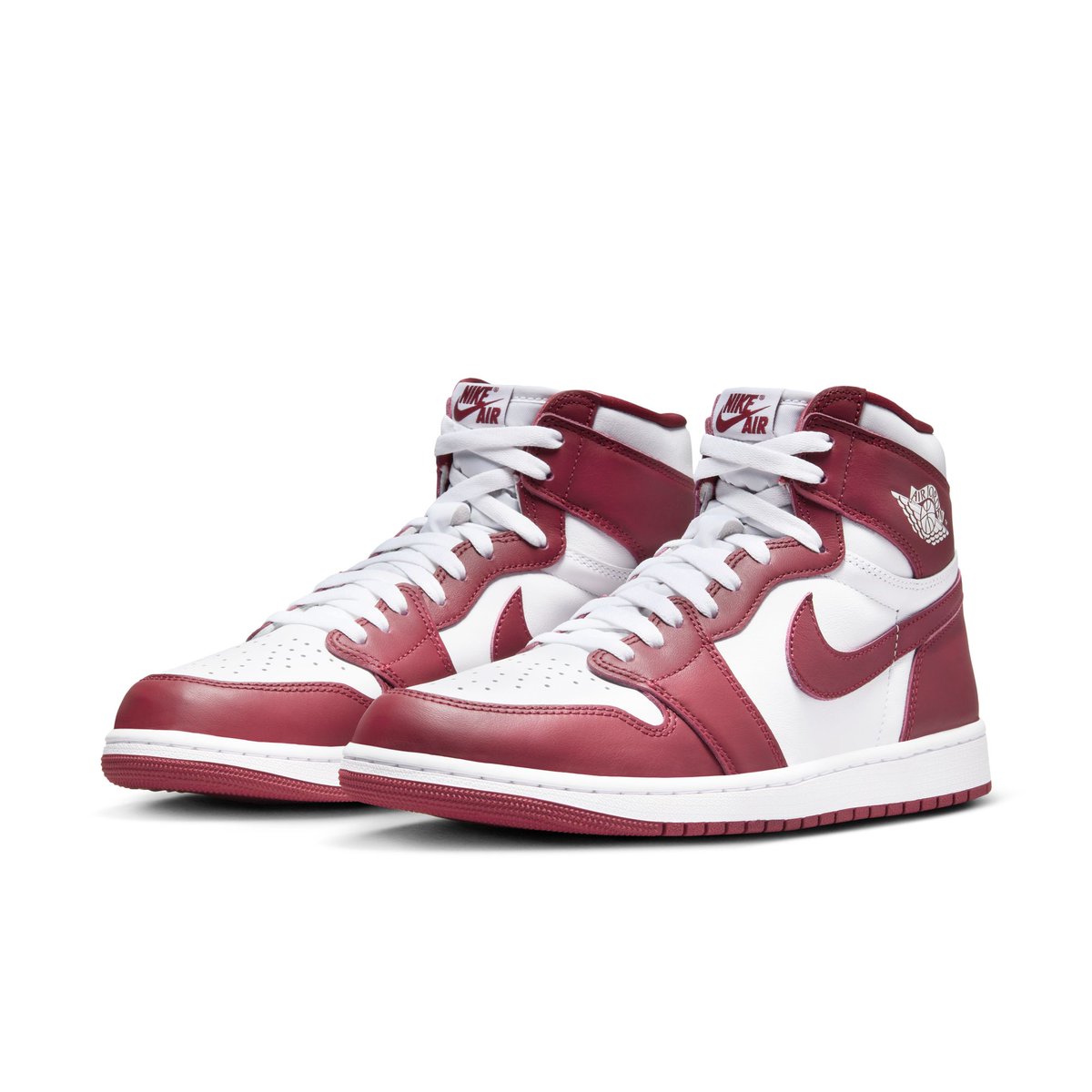 The Air Jordan 1 retro High OG - 'Team Red' is now available on our online store - Men's soleplayatl.com/products/mens-… Big Kid's soleplayatl.com/products/big-k… Little Kid's soleplayatl.com/products/littl… Toddler soleplayatl.com/products/toddl…