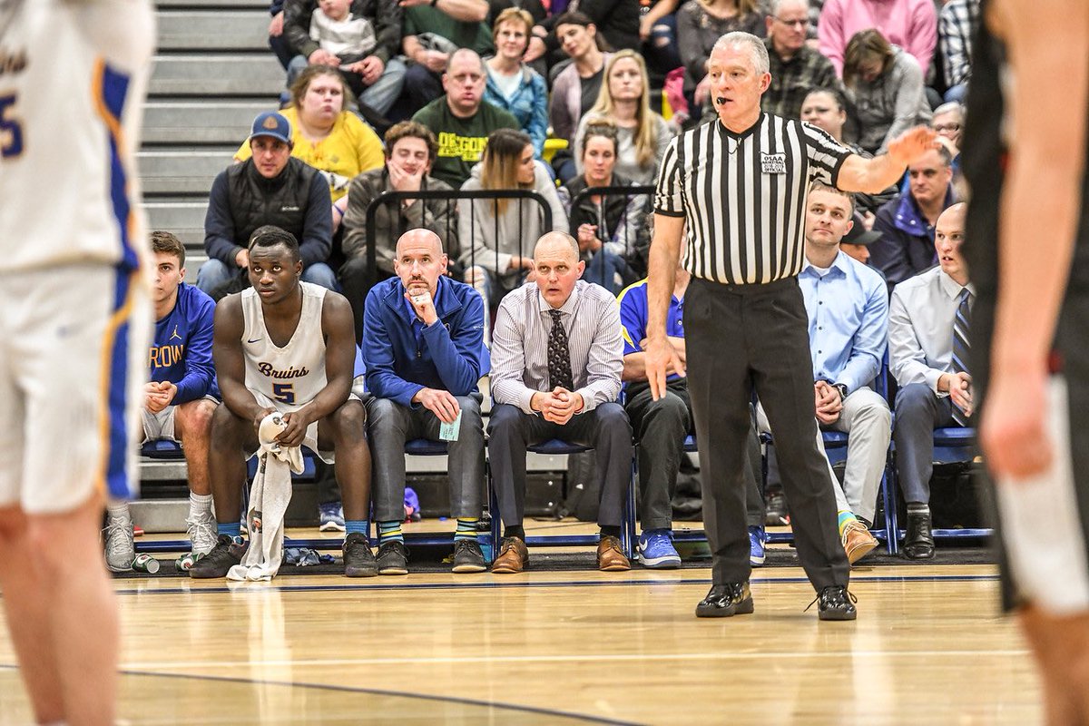 Barlow basketball alum and former assistant coach, Trent Inglesby, was diagnosed with ALS in October. Please consider donating to his GoFundMe page linked in our bio! 💙💛