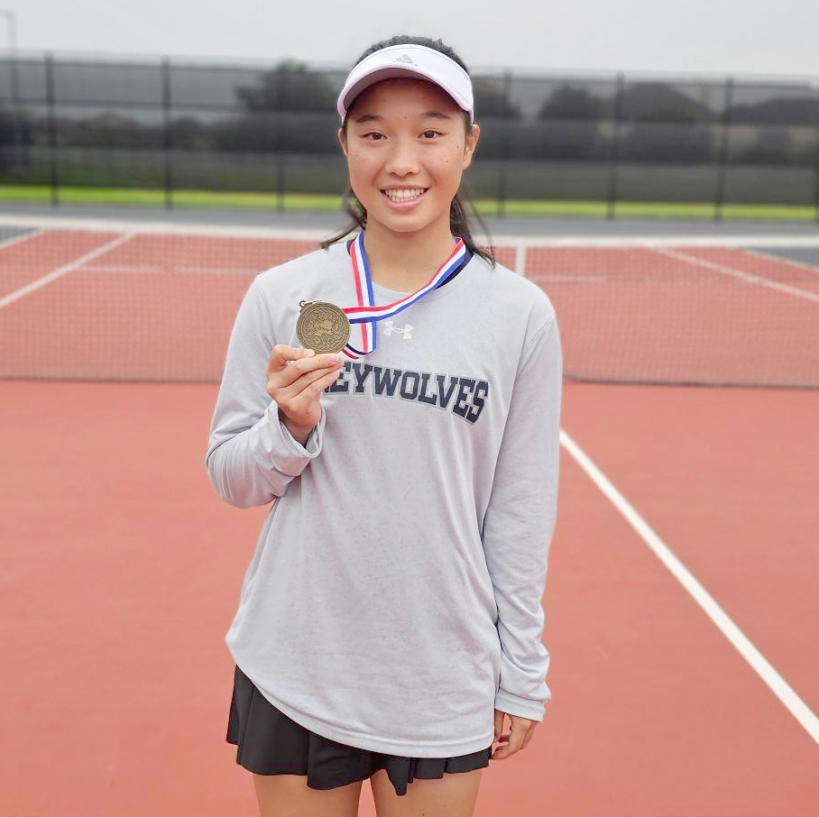#WeAreKISD Shoemaker sophomore Hsin-Yun Chang wrapped up the District 22-5A girls singles title Friday. Also, an Ellison duo finished third, and in 12-6A a Harker Heights pair took bronze. More➡️tinyurl.com/44jkbtv5