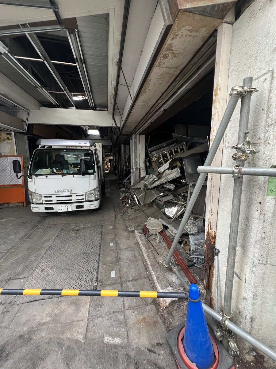 下高井戸駅前、おおきく変わるんだ。20年以上住んできたけど、これは本当におおきな変化。お魚屋さんはほんとに美味しかった。