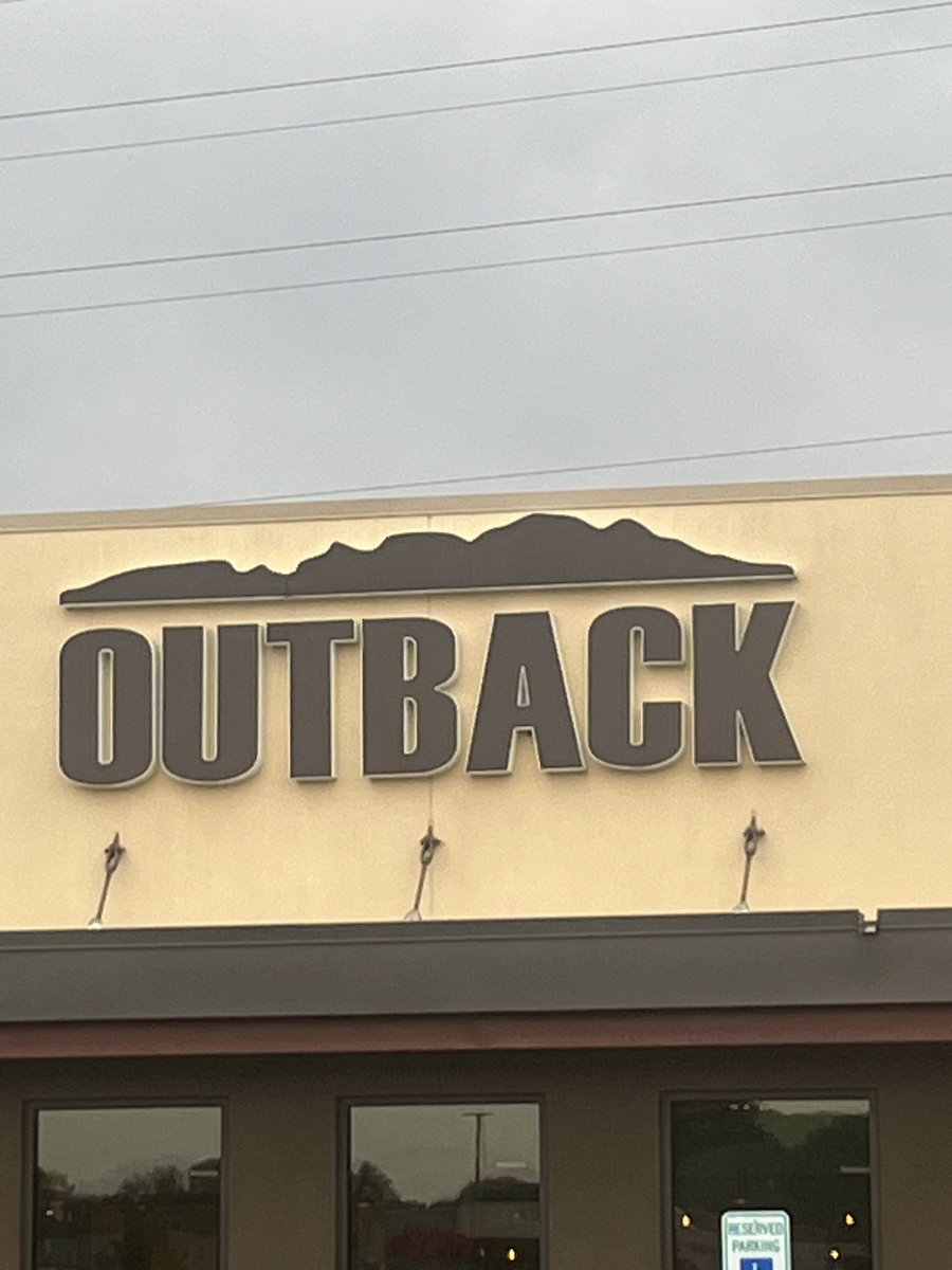 We're getting dinner at #OutbackSteakhouse tonight

Been awhile since i've been here it feels like... maybe a year?
