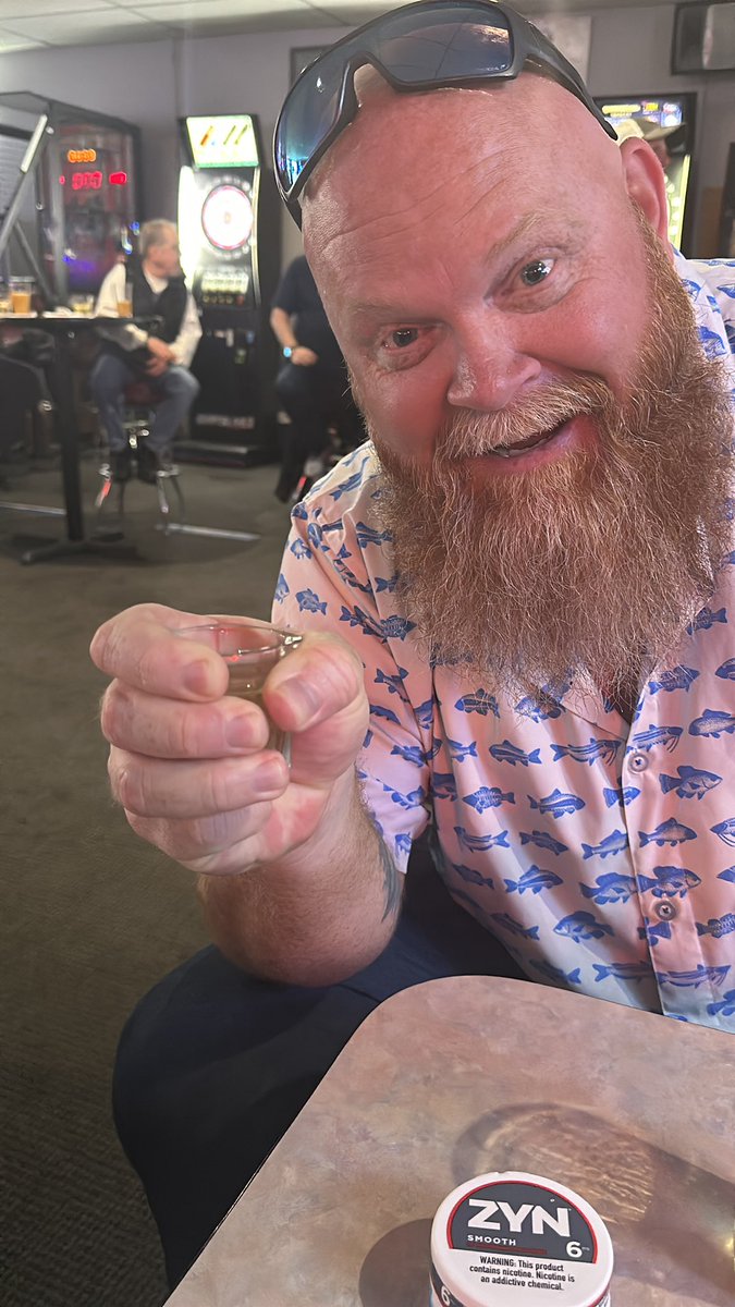 AshleyLolaRyan's tweet photo. Does this wine make my hand look big?!? #Draftmas https://t.co/GvMXv7ICga