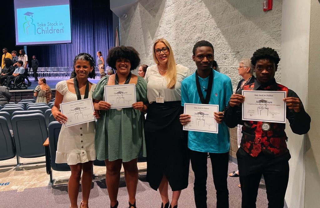 Thank you, Take Stock in Children for a beautiful evening celebrating this year’s graduates and inductees. Congratulations to our seniors that completed the Take Stock in Children program as they have now been awarded a two year paid college scholarship. 💙✏️💛 #thePACK