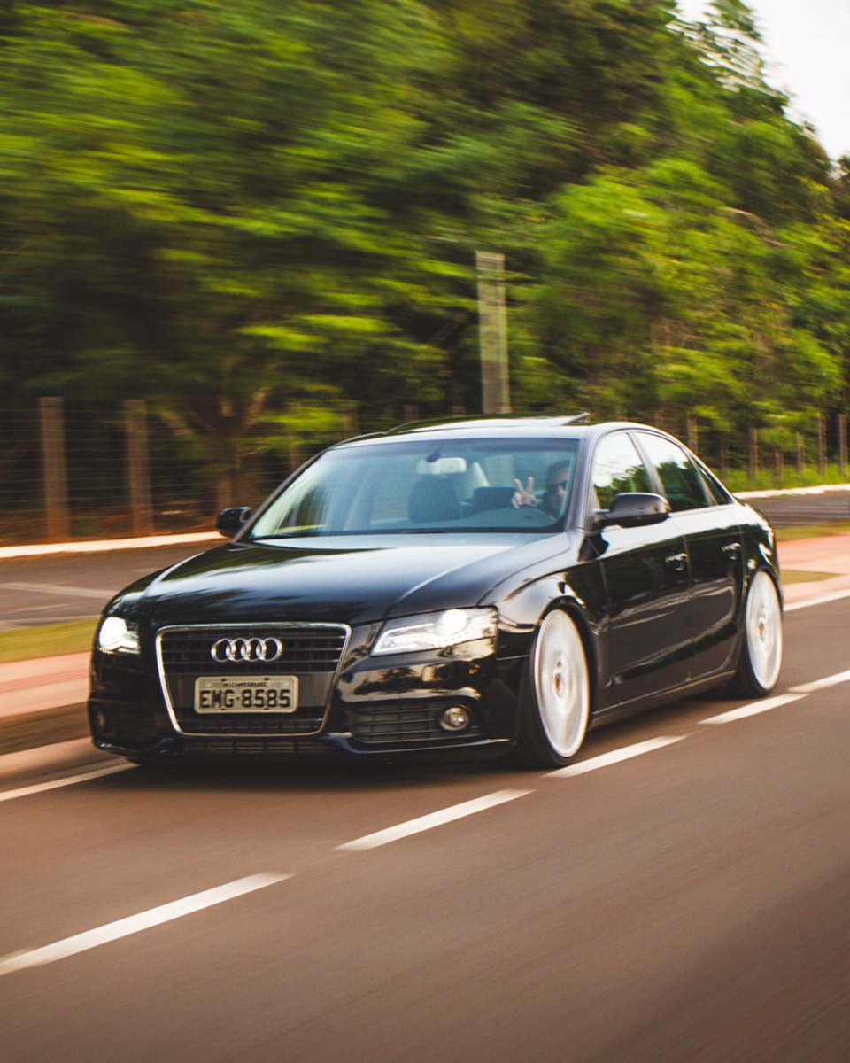 jefersonsandim's tweet photo. Valeu A4 por todos os quilômetros rodados, mas história termina hoje.
Que o próximo dono aproveite o carro tanto quanto eu aproveitei.
#audia4 #audi #a4 #porsche #cayenne #porschecayenne #aro20 #suspensaoaar #campogrande #ms #jefersonsandim #jslifestyle #ddr #donosdarua https://t.co/dNRNceHQbJ