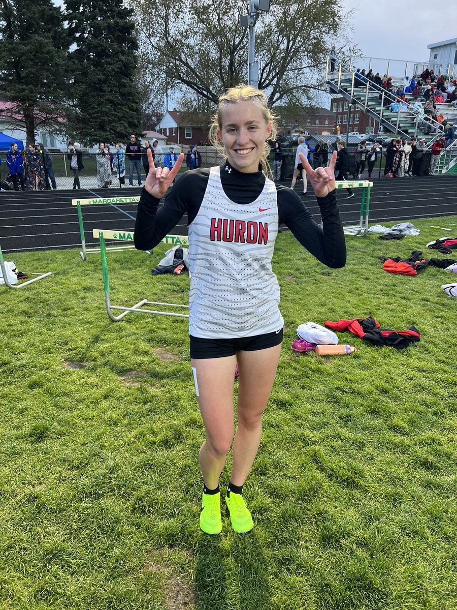 Let's hear it for Jadyn Towns! She broke her old teammate's meet record at the Margaretta Invite in the 800m run, finishing with a 2:16.61!!! 🐯⚡️🐯 @OHMileSplit @BCSNErie @RegisterSports