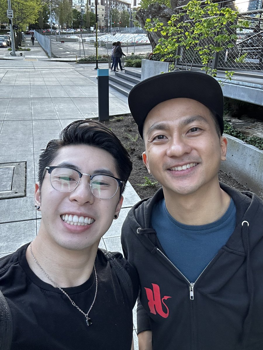 Such a pleasure to have dinner with Zihan Loo, who has been such a formative person for my MA thesis about OCS singlets and fetish. We talked about ethnography, pornography, and researching Queer subjectivity, as well as “submission” being conditioned by the NS system.