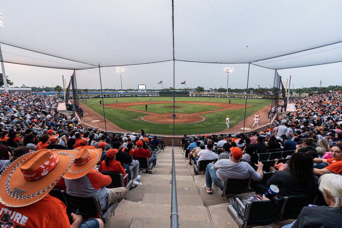 🚨New season attendance program record Thank you to all 46,395 fans for your support!✌️ #UTRGV #RallyTheValley #WACbsb