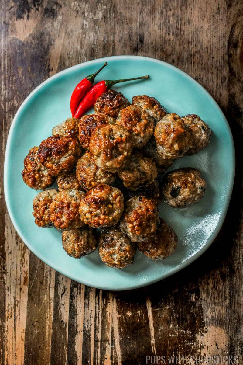 Thai Lemongrass Larb Meatballs
Recipe: pupswithchopsticks.com/lemongrass-mea…
#foodie #Nomnom #asianrecipes #asianfood