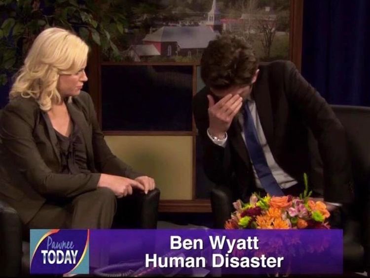 oocsitcoms's tweet photo. he really is just like me https://t.co/Kg5tBp5eU0