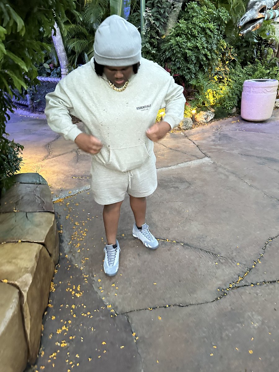 HNoochi's tweet photo. #gradbash2024 https://t.co/56Yj0UZXOV